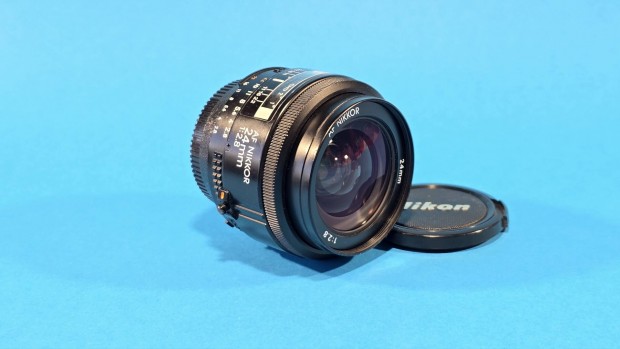 Nikon af nikkor 2.8/24mm objektív 24mm