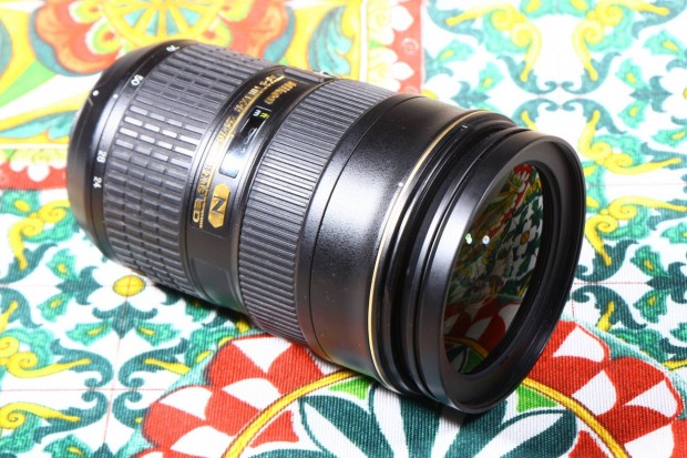 Nikon af-s nikkor 24-70mm 2.8 objektív