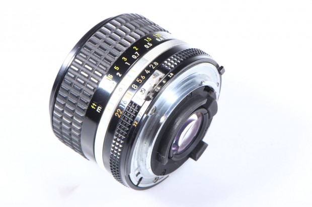 Nikon ais nikkor 2.8 28mm objektív