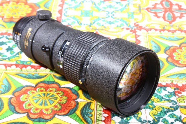 Nikon f4 300mm af nikkor objektív