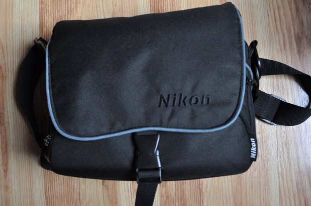 Nikon fots oldaltska
