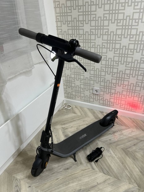 Ninebot E2 Elektromos Roller Új állapotban