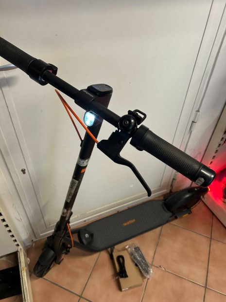 Ninebot F2 Plus Elektromos roller 32 km/h