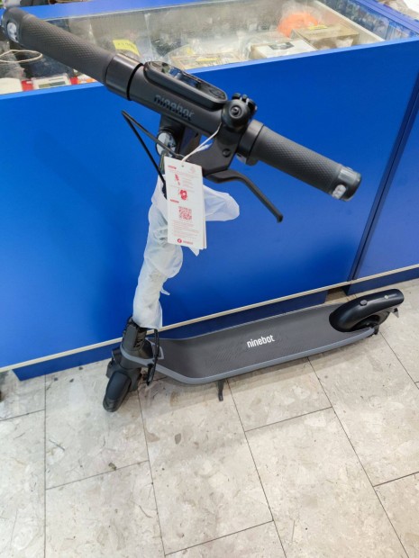 Ninebot Kickscooter E2 250W elektromos roller! 400 métert futott!