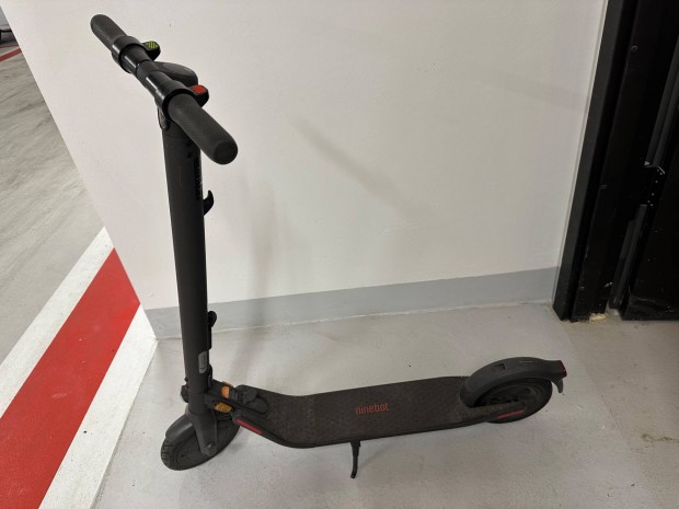 Ninebot Kickscooter E2 elektromos roller Segway