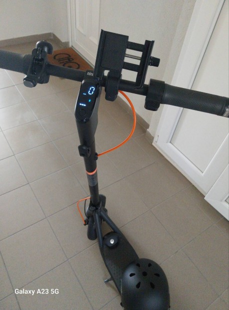 Ninebot Kickscooter F2 Plus E elektromos roller