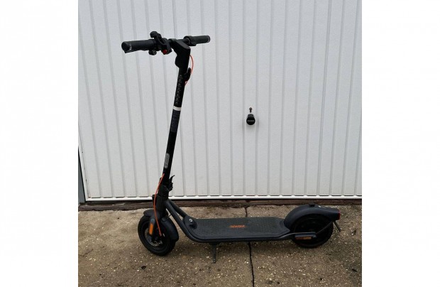 Ninebot Kickscooter F2 Plus elektromos roller