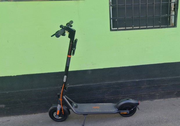 Ninebot Kickscooter F2 Pro újszerű állapotban, 2 hónap garancia