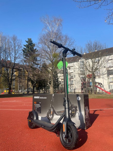 Ninebot Kickscooter F2 - elektromos roller
