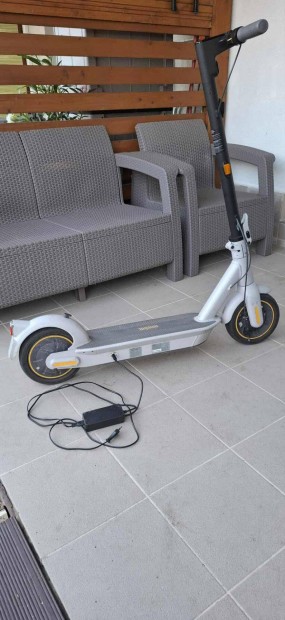 Ninebot Kickscooter Max G30E II (Garis!)