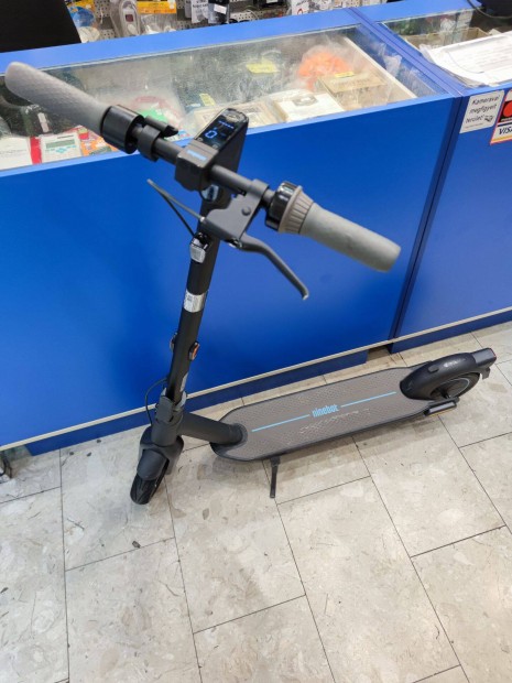 Ninebot Max G30D II 350W elektromos roller, 800 km-t futott!