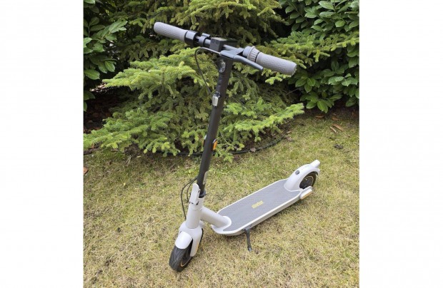 Ninebot Max G30LE II Gyári, új állapot 3,7km