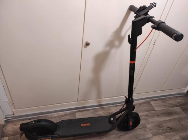 Ninebot Segway Kickscooter F2 Plus E típusu roller eladó