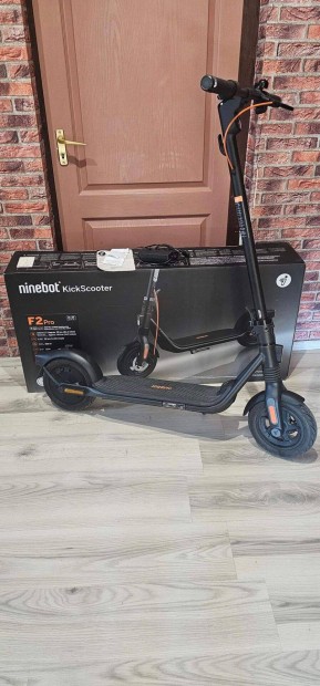 Ninebot kickscooter F2 Pro