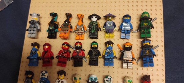 Ninjago figurák