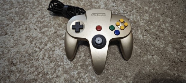 Nintendo 64 kontroller arany