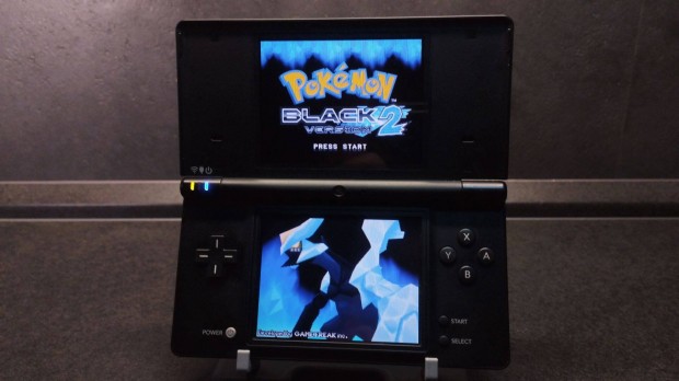 Nintendo DSi 32 Gb Twilight Menu+ okos 250 játék - matt fekete