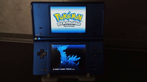 Nintendo DSi - kk 32 GB + 250 jtk (Twilight Menu+)