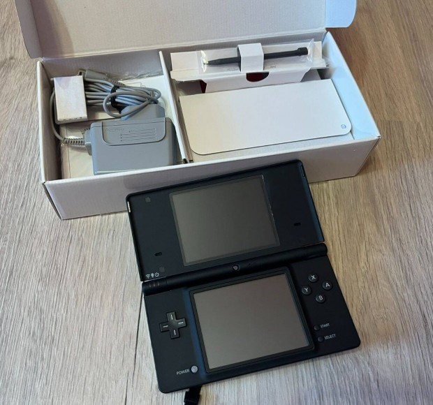 Nintendo DSi fekete