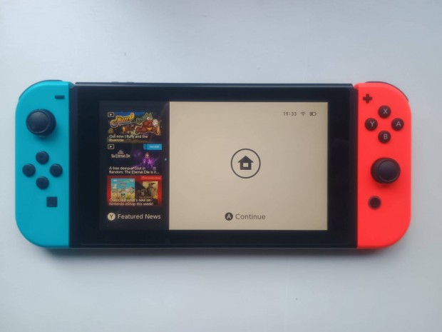 Nintendo Switch 1 sszes tartozkval +ajndk hordtskval s 3db jt