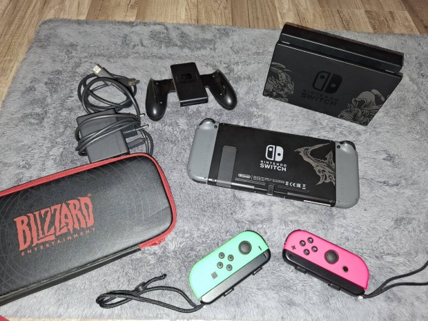 Nintendo Switch Konzol Diablo III colletcion. + 1 pr Joy CON!