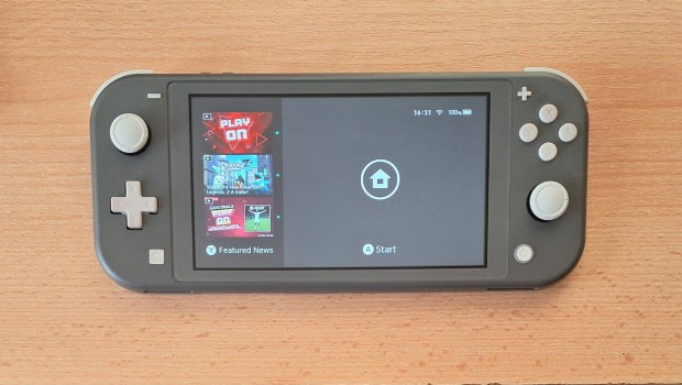 Nintendo Switch Lite, Super Mario Maker 2 játékkal