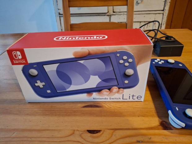 Nintendo Switch Lite, jszer, tovbbi msfl v garancival