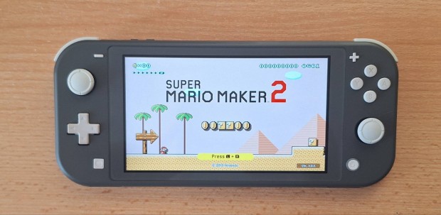 Nintendo Switch Lite tokkal s Super Mario Maker 2 jtek