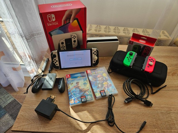 Nintendo Switch OLED White + 2 db jtk s kiegsztk