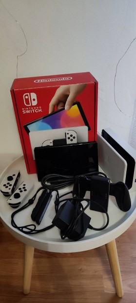 Nintendo Switch Oled (fehér)