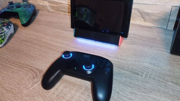Nintendo Switch Pro Controller (Datafrog) RGB vilgtssal