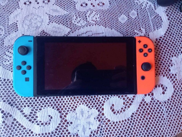 Nintendo Switch + tartozkok