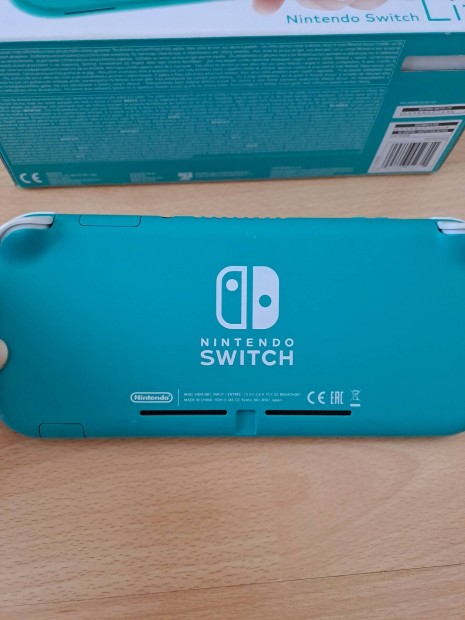 Nintendo Switch lite türkiz
