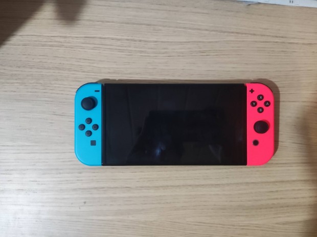 Nintendo Switch oled utaztartval s szuper mario odyssevel