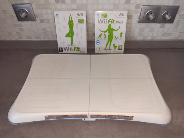 Nintendo Wii Balance Board (Rvl-021, fehr szn) + 2 db Wii jtk