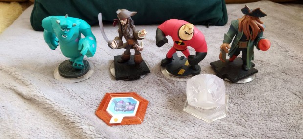 Nintendo Wii Disney Infinity figurákkal portálllal
