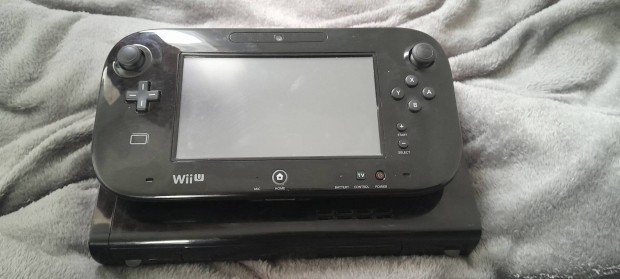 Nintendo Wii U konzol, gamepad és a töltők 32gb