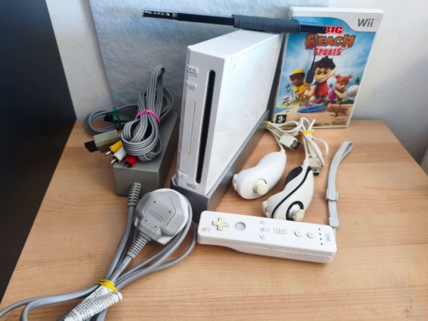 Nintendo Wii komplett konzol tartozékokkal, Big Beach Sports játékkal