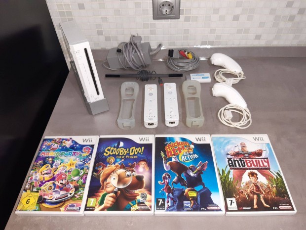 Nintendo Wii konzol (Rvl-001 EUR)+ 4 db Wii jtk, tesztelt, Wii1103