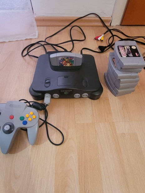 Nintendo n64 konzol játékokkal.dgyütt eladó
