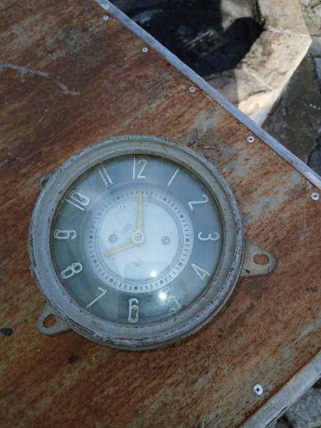 Nisa �s Zsuk id�m�r� �ra