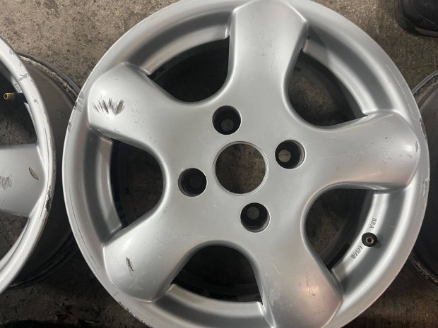 Nissan 15 alufelni 4db 30000 huf