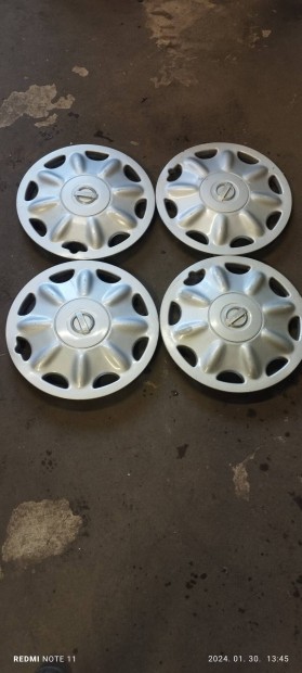 Nissan 15"os disztrcsa szett 