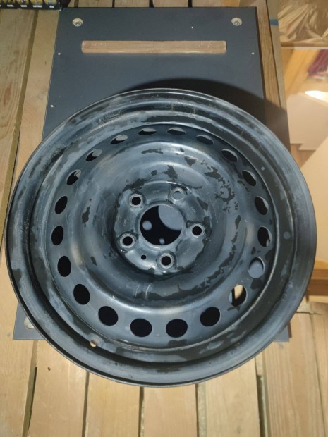 Nissan 16" gyri lemezfelni szett elad 5x114,3 ET40