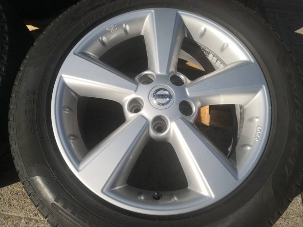 Nissan 17-es gyri alufelnik 5x114,3