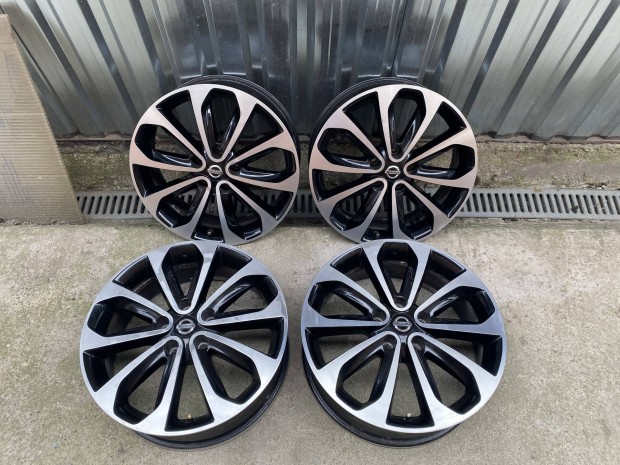 Nissan 18"alufelni 5x114,3 6,5J széles Et40