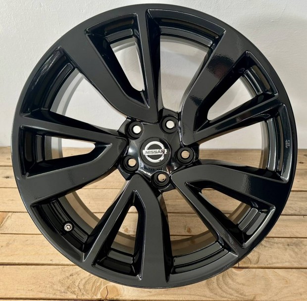 Nissan 19es gyári alufelni 5x114,3 Tpms szenzor
