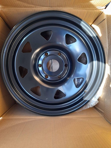 Nissan 4x4 keréktárcsa 6x114,3 ET0 17X7