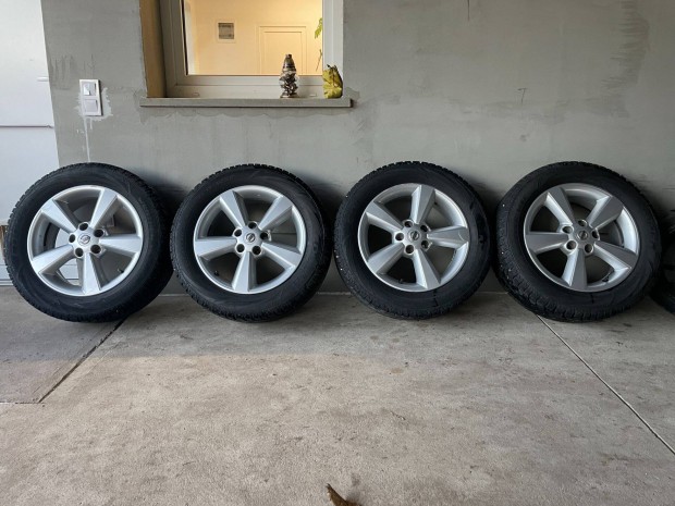 Nissan 5x114.3 17" alufelnik tli gumikkal olcsn