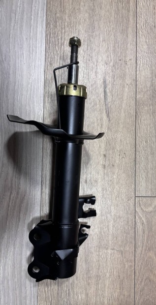 Nissan Almera Leng�scsillap�t�